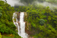 Diyaluma Waterfall